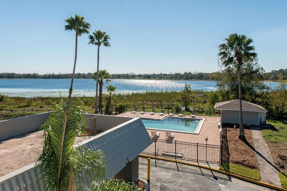 Palazzo Lakeside Hotel 基西米 外观 照片