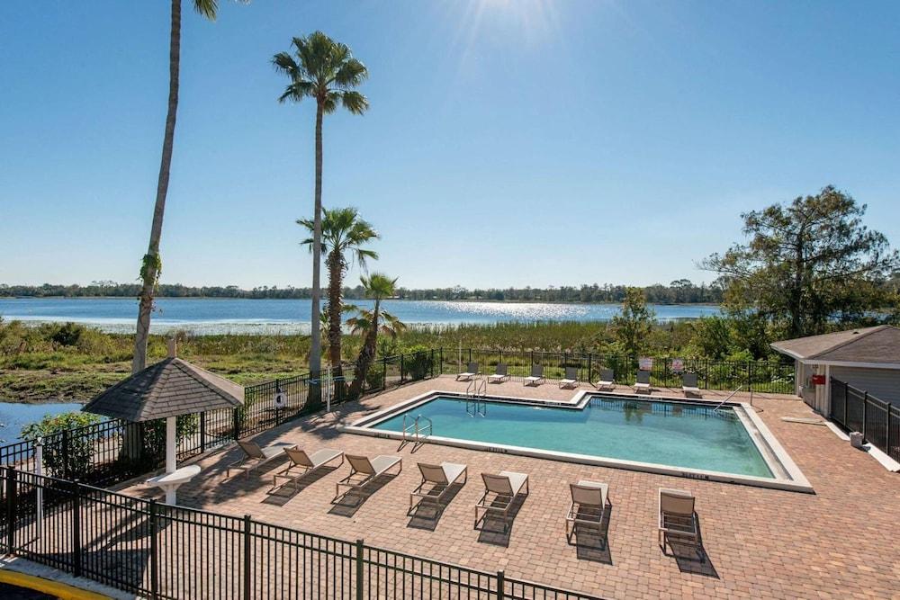 Palazzo Lakeside Hotel 基西米 外观 照片